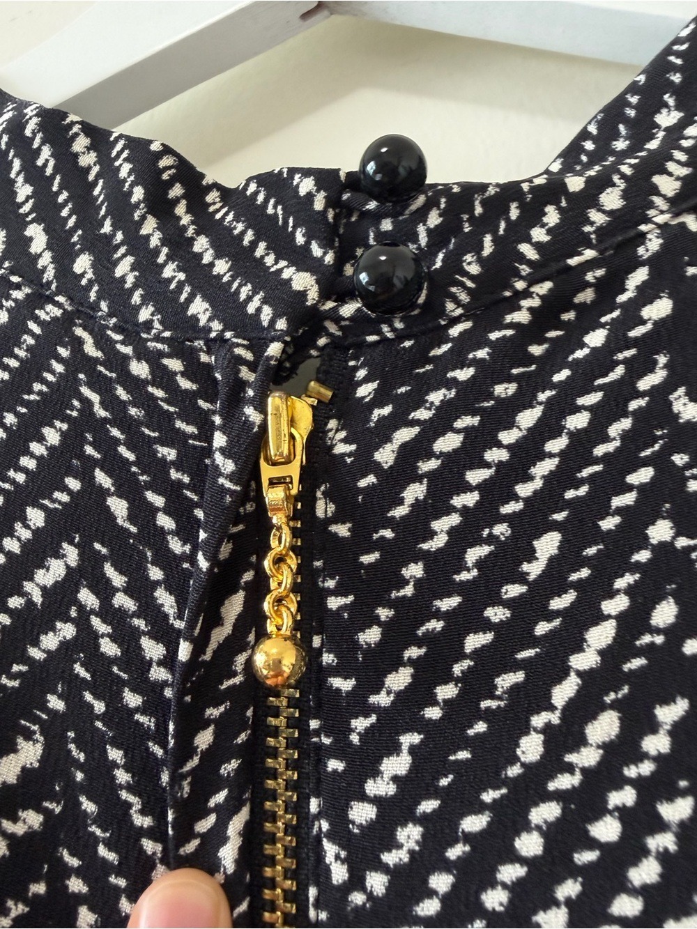 KATE SPADE 100% SILK HERRINGBONE TIE FRONT DRESS - Picture 6 of 16